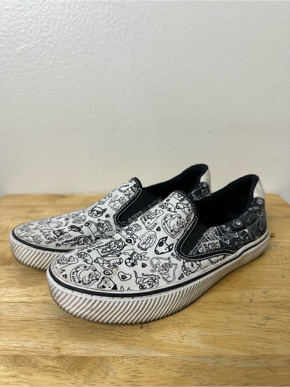 Skechers Bobs Memory Foam Dogs Cats Print Slip-On Size 6